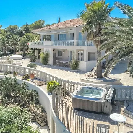 Luxury With Jacuzzi In * Les Issambres