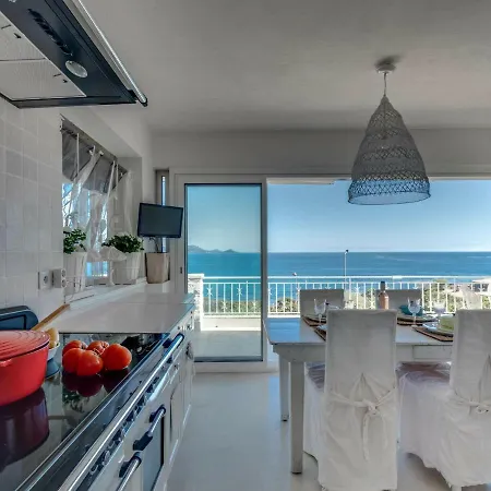 Villa Luxury With Jacuzzi In *