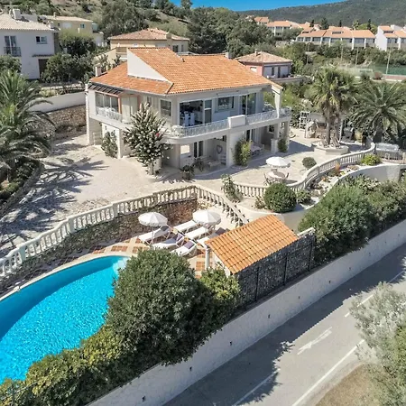 Villa Luxury With Jacuzzi In *